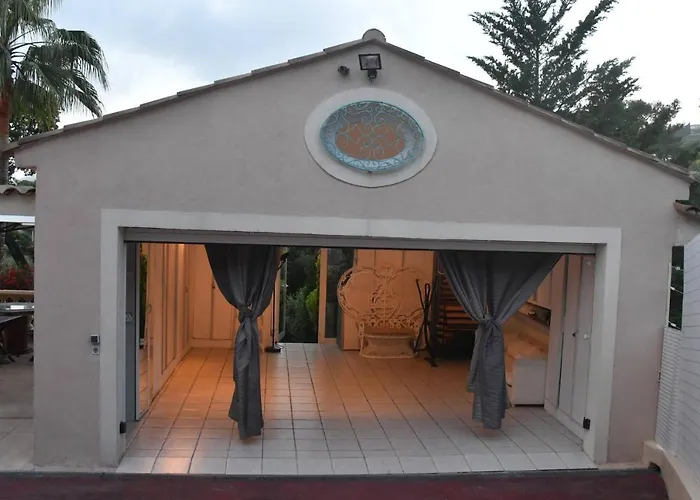 Villa Juan Les Pins Near Cannes Beaches 18-20 Guests