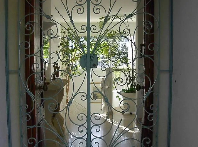 Juan Les Pins Near Cannes Beaches 18-20 Guests *