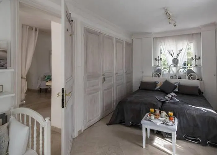 Villa Juan Les Pins Near Cannes Beaches 18-20 Guests
