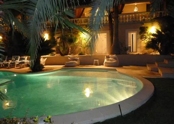 Villa Juan Les Pins Near Cannes Beaches 18-20 Guests