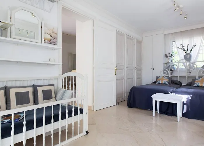 Villa Juan Les Pins Near Cannes Beaches 18-20 Guests