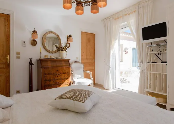 Juan Les Pins Near Cannes Beaches 18-20 Guests Villa