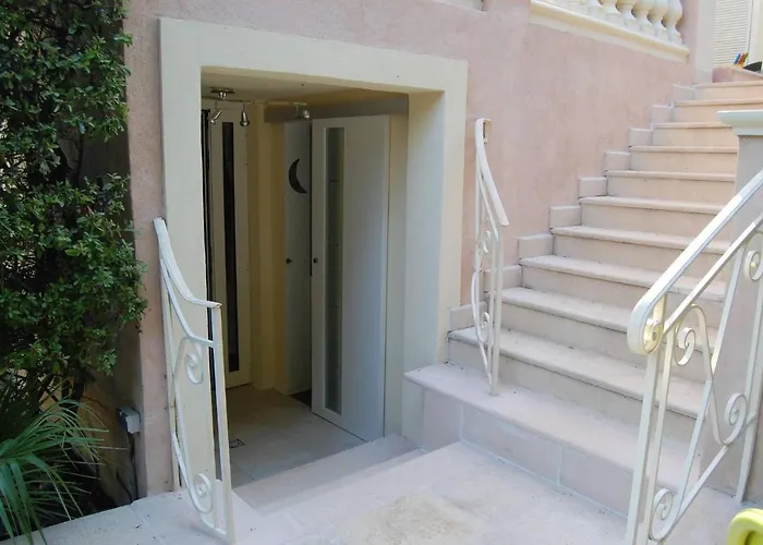 Villa Juan Les Pins Near Cannes Beaches 18-20 Guests