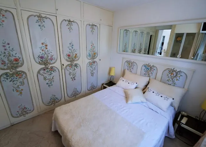 Villa Juan Les Pins Near Cannes Beaches 18-20 Guests Antibes