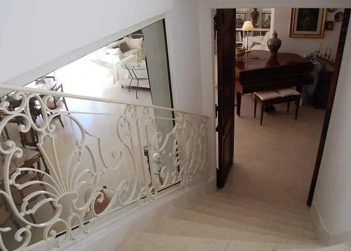 Juan Les Pins Near Cannes Beaches 18-20 Guests *