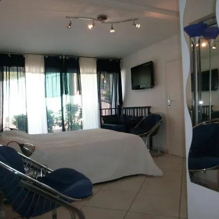 Juan Les Pins Near Cannes Beaches 18-20 Guests *