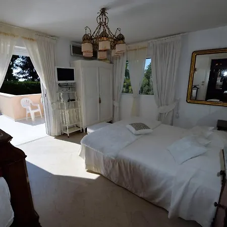 Juan Les Pins Near Cannes Beaches 18-20 Guests