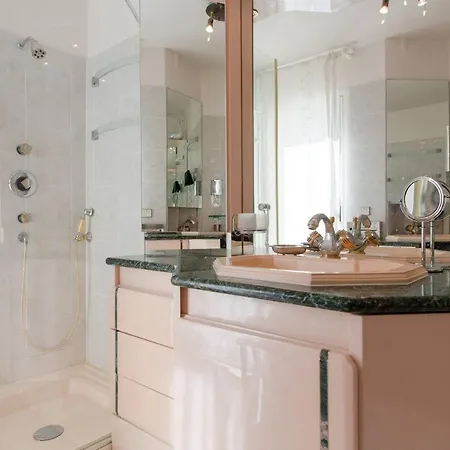 Willa Juan Les Pins Near Cannes Beaches 18-20 Guests