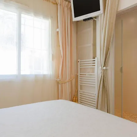 Juan Les Pins Near Cannes Beaches 18-20 Guests *