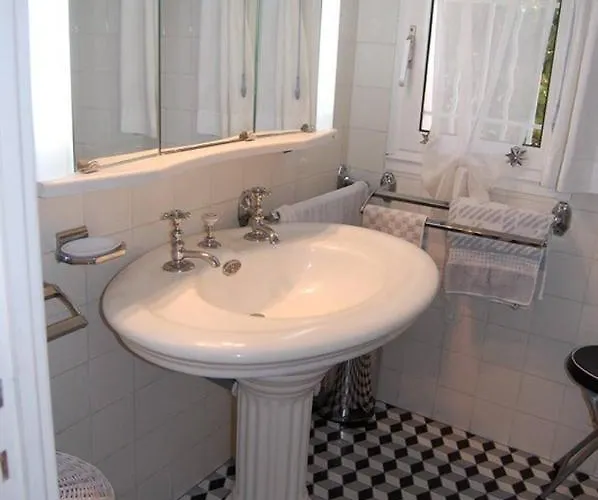 Juan Les Pins Near Cannes Beaches 18-20 Guests