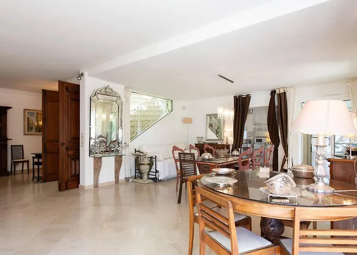 Juan Les Pins Near Cannes Beaches 18-20 Guests * Antibes