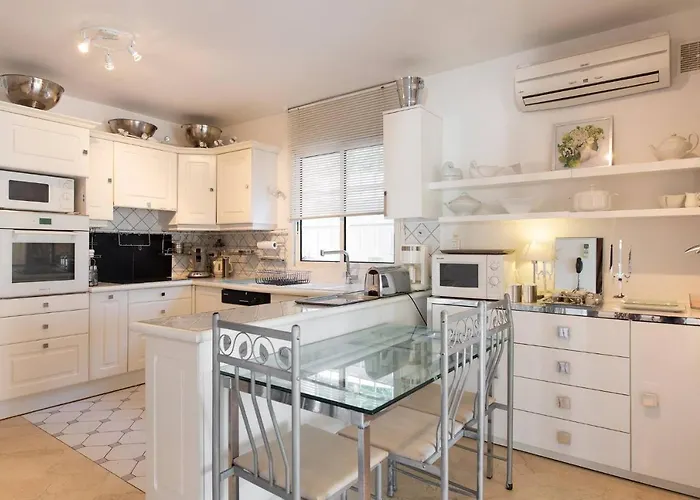 Juan Les Pins Near Cannes Beaches 18-20 Guests *