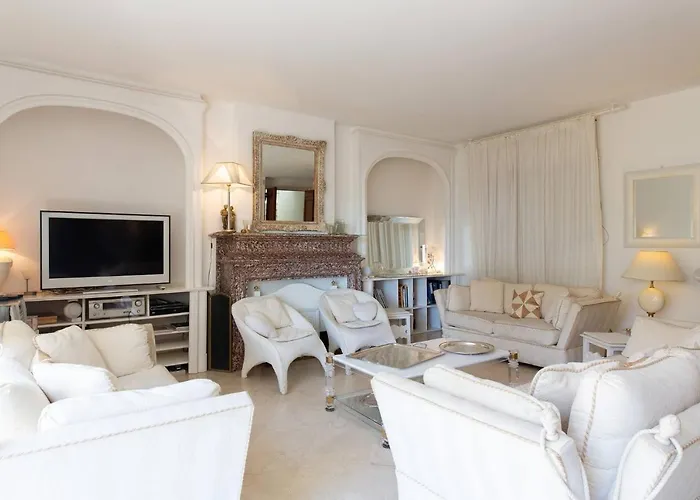 Villa Juan Les Pins Near Cannes Beaches 18-20 Guests Antibes