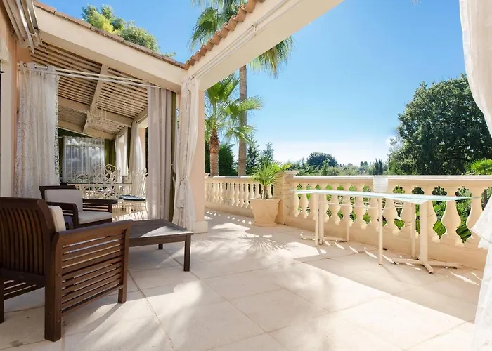 Juan Les Pins Near Cannes Beaches 18-20 Guests * Antibes