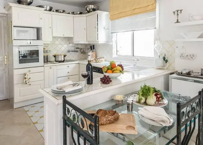 Juan Les Pins Near Cannes Beaches 18-20 Guests