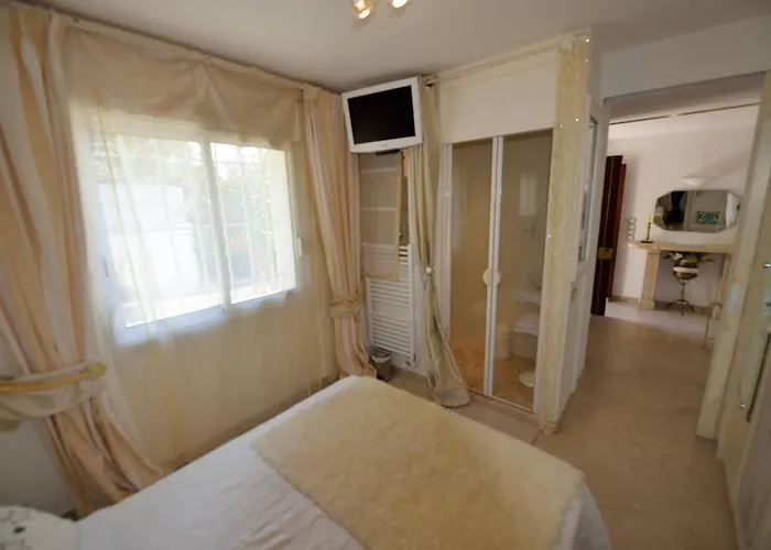 Villa Juan Les Pins Near Cannes Beaches 18-20 Guests