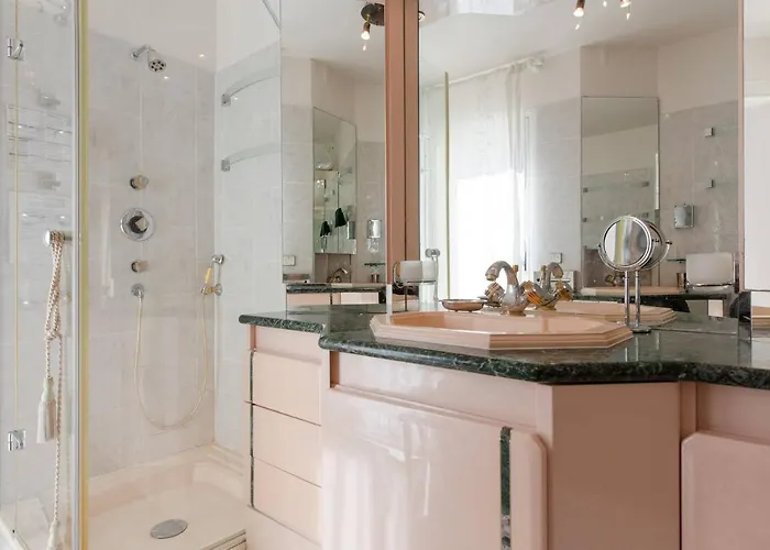 Villa Juan Les Pins Near Cannes Beaches 18-20 Guests