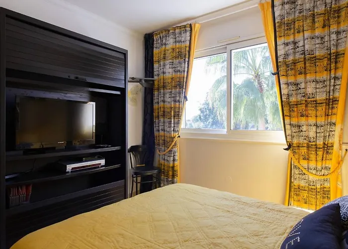 Juan Les Pins Near Cannes Beaches 18-20 Guests Antibes