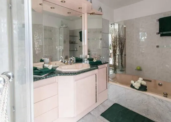 Villa Juan Les Pins Near Cannes Beaches 18-20 Guests